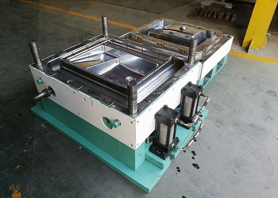 Injection Mould Car Parts Mould with Polishing Surface Finish and 100 000 Shots Lifespan