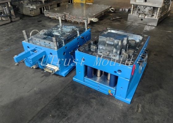 Hoogprecisie Plastic Injection Mould Auto Cylinder Cover Injection Molding